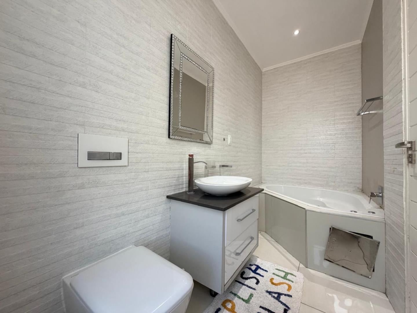 766528_297_Bushwillow_Bathroom3-1.JPG