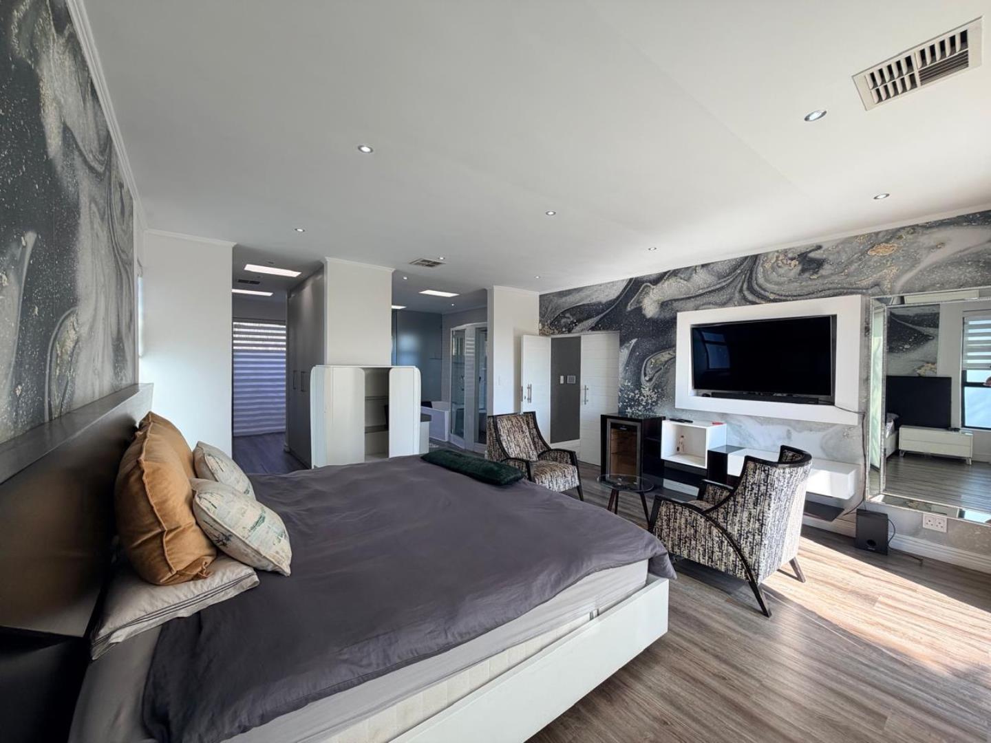 766528_297_Bushwillow_Bedroom1-3.JPG