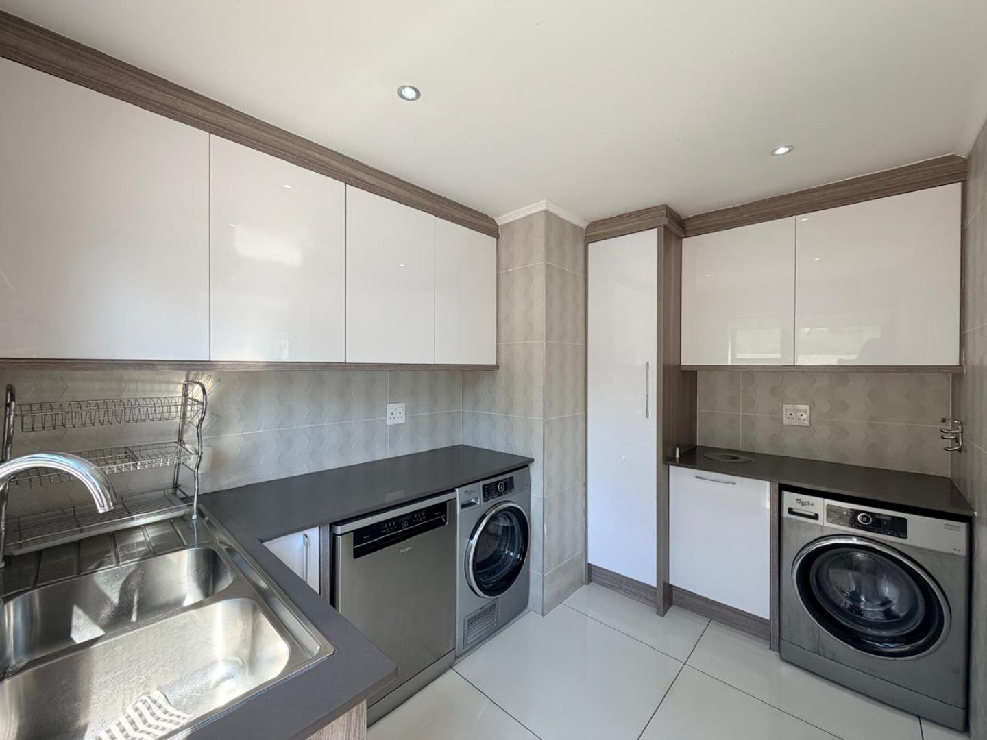 766528_297_Bushwillow_Kitchen_Appliances.JPG