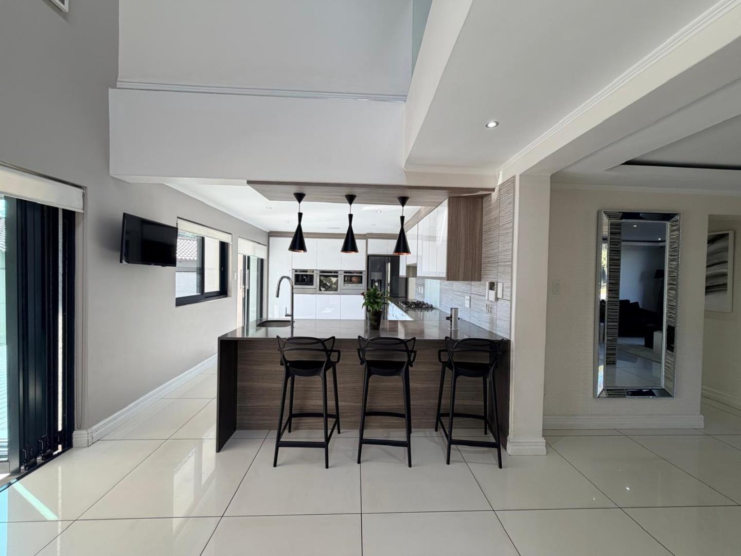 766528_297_Bushwillow_Kitchen_Counter.JPG