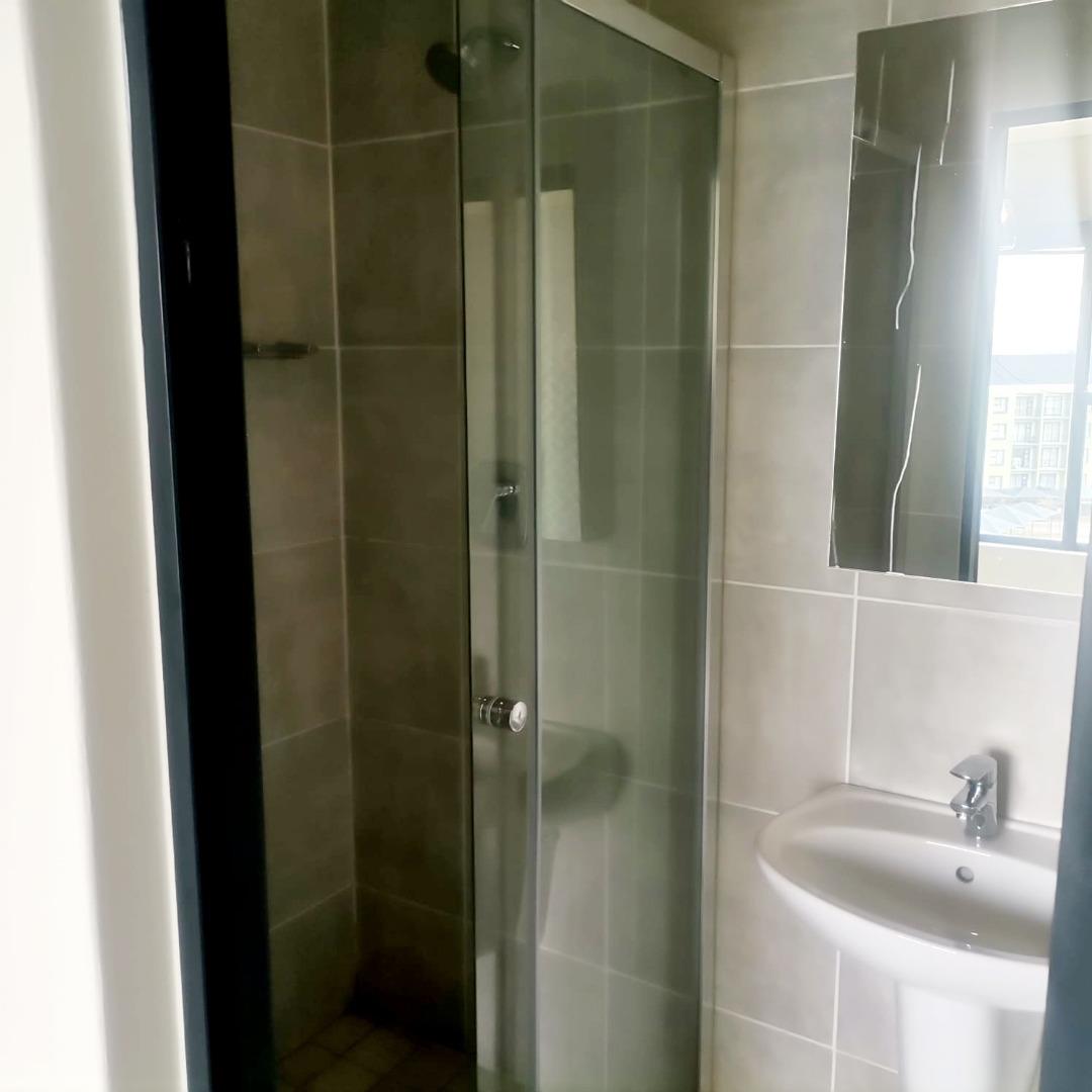 768807_506_Greenlee_En_Suite2-1.jpg