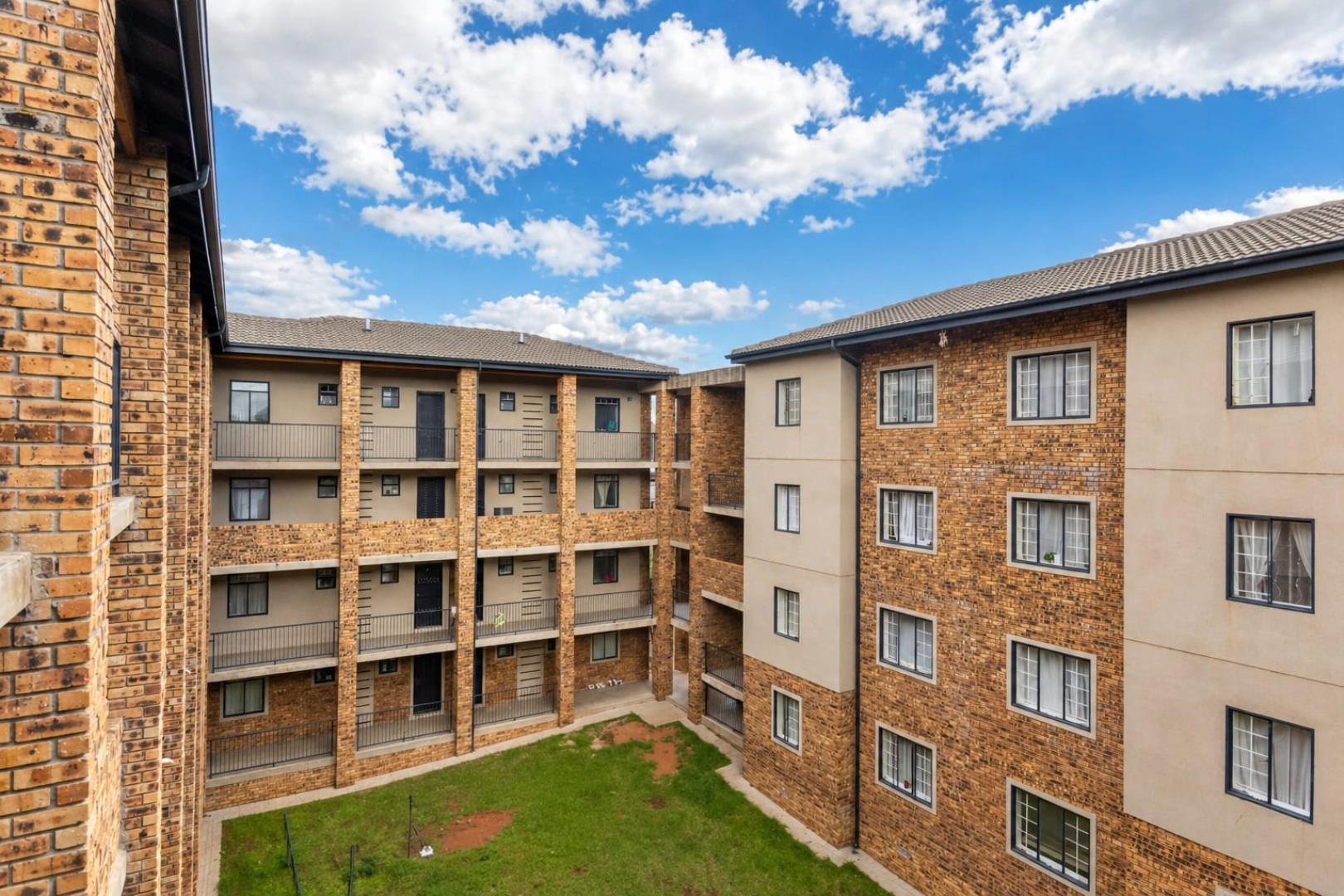 2 Bedroom Apartment for Sale - Gauteng