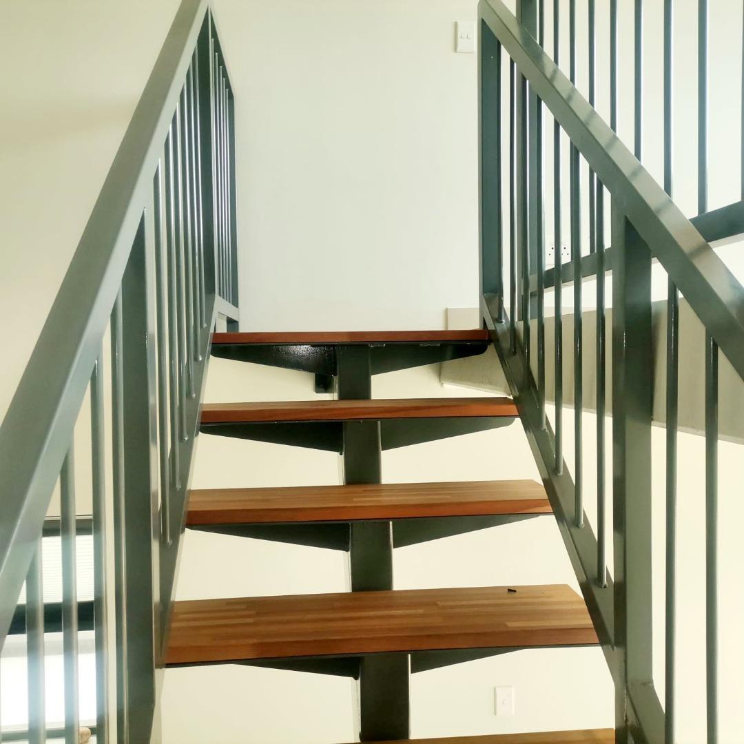768926_103_Stairs_2.jpg